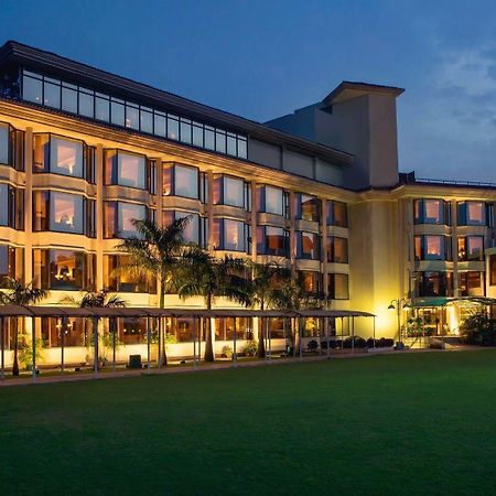 Hotel Mountview Chandīgarh エクステリア 写真
