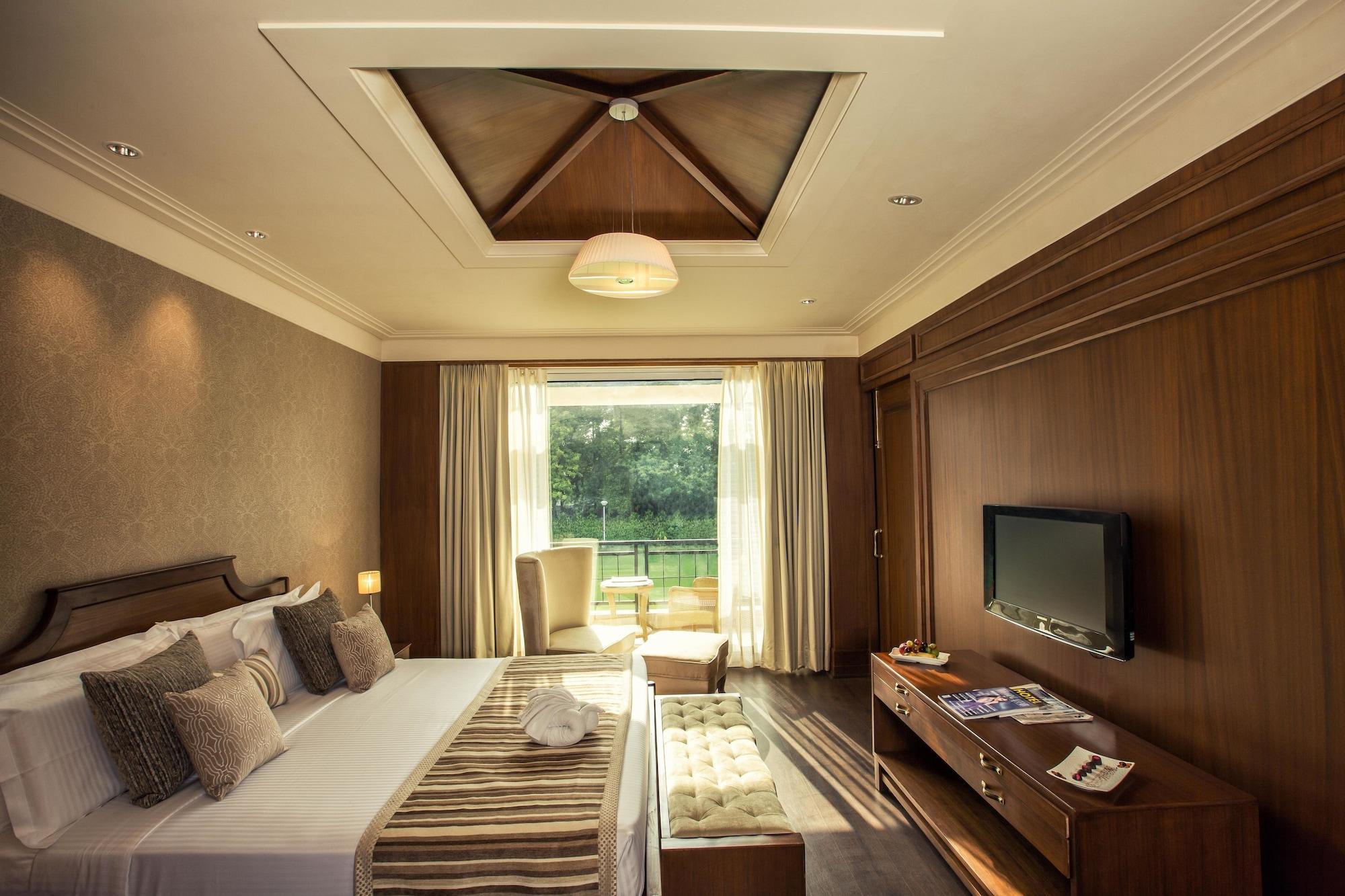 Hotel Mountview Chandīgarh エクステリア 写真