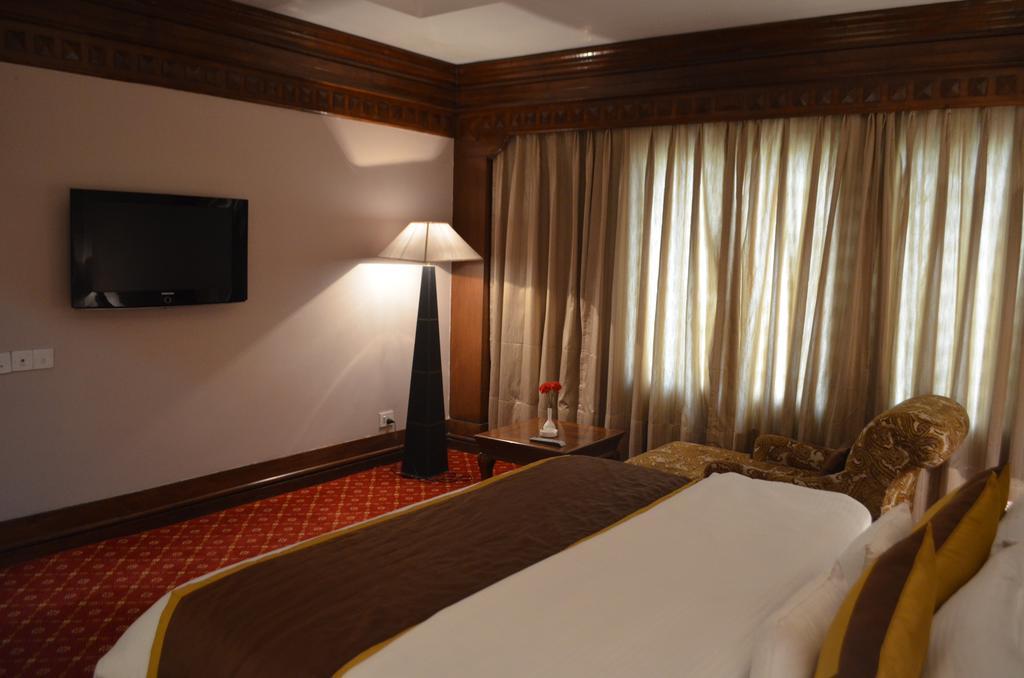 Hotel Mountview Chandīgarh エクステリア 写真