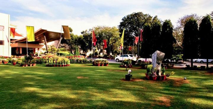 Hotel Mountview Chandīgarh エクステリア 写真