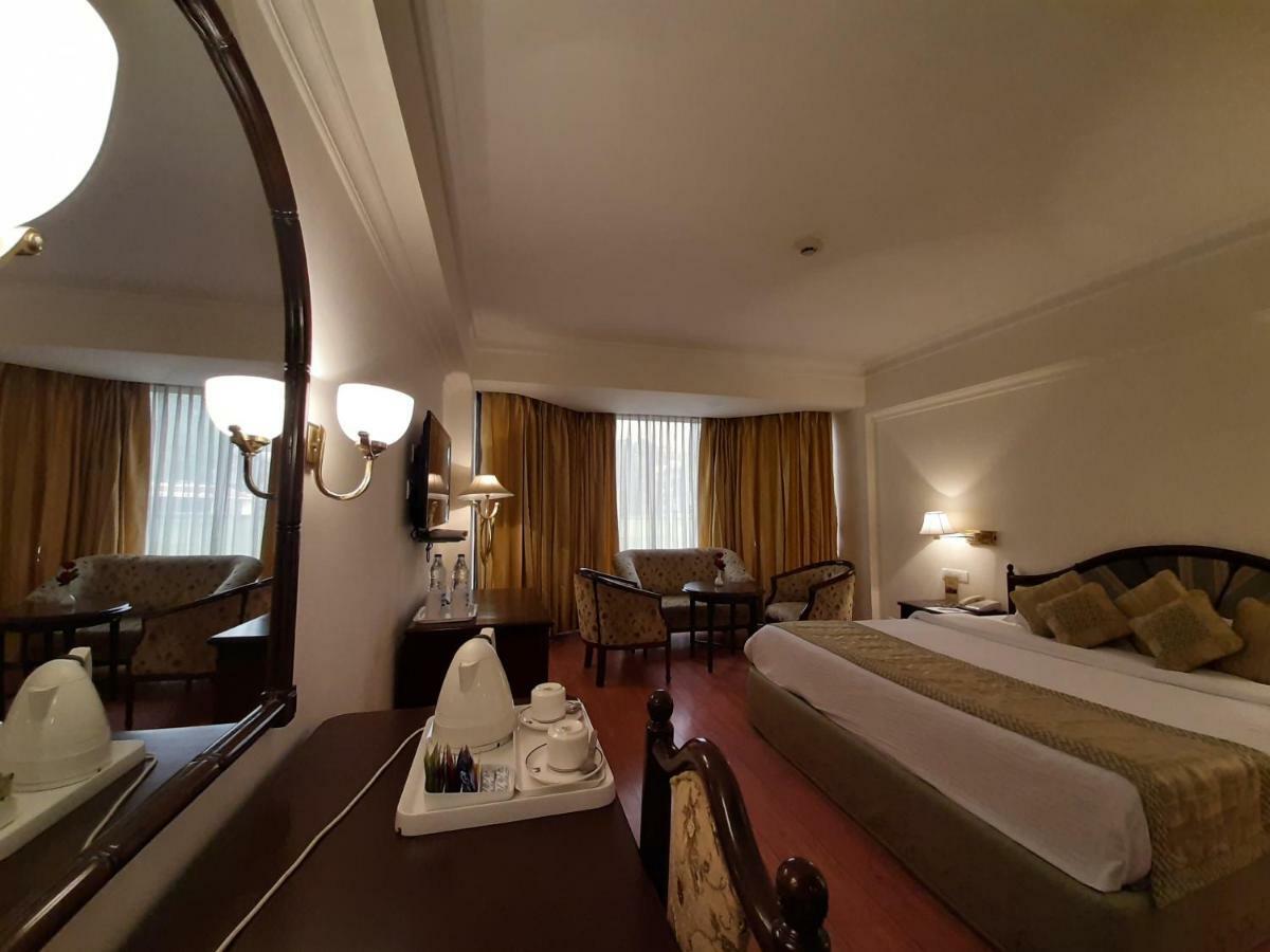 Hotel Mountview Chandīgarh エクステリア 写真