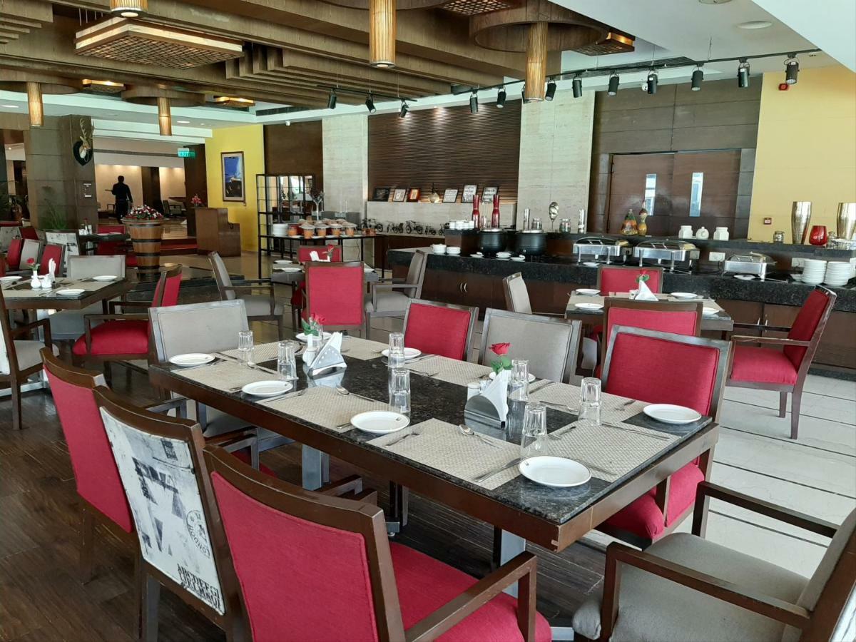 Hotel Mountview Chandīgarh エクステリア 写真