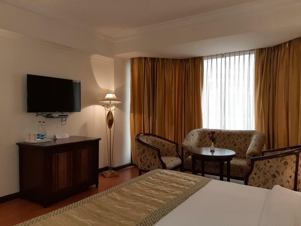 Hotel Mountview Chandīgarh エクステリア 写真