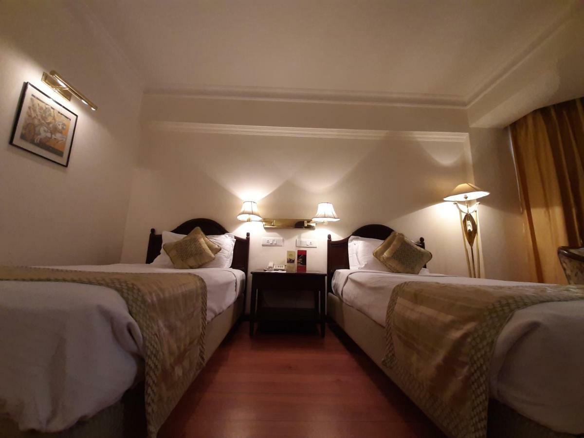 Hotel Mountview Chandīgarh エクステリア 写真
